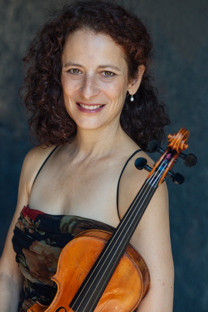 Julie Levin, viola